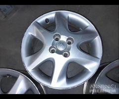 Cerchi In Lega Da 15" Per Toyota Yaris