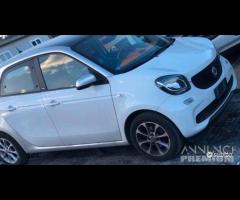 Smart 453 cinque porte ricambi