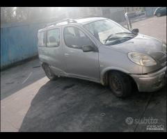 Toyota Yaris Verso Diesel 2006 Demolita - Ricambi