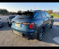 Lynk & Co 01 1.5 td PHEV HYBRID PLUG-IN KAMERA 360 - 19