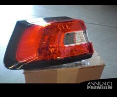 Faro posteriore sinistro jeep cherokee