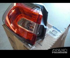 Faro posteriore sinistro jeep cherokee