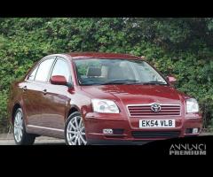 Parabrezza Toyota avensis 03-08