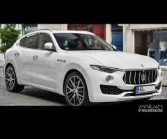 Parabrezza Maserati Levante 2016-