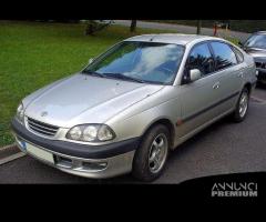 Parabrezza Toyota Avensis