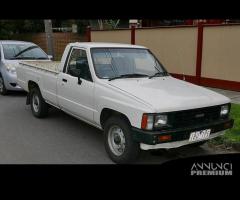 Parabrezza Toyota Hilux '83