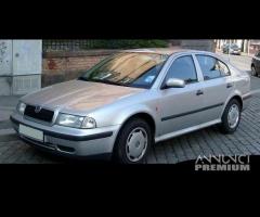 Parabrezza Skoda Octavia da 97 a 03