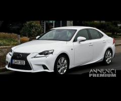 Parabrezza Lexus is 2013-