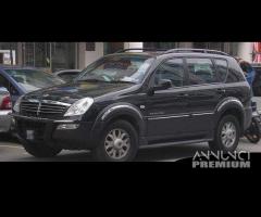 Parabrezza SsangYong Rexton