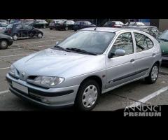 Parabrezza Renault Megane (95 - 02)