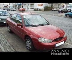 Parabrezza Ford Mondeo 1 serie da 1993 a 2000