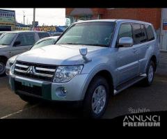 Parabrezza Mitsubishi Pajero V80 IV serie (2007 in - 1