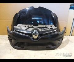 Clio nera 2017 frontale completo - 1