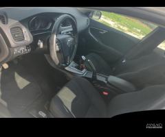 VOLVO V40 D2 2.0 120CV RICAMBI ORIGINALI USATI - 6