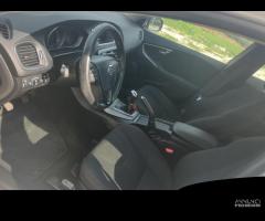 VOLVO V40 D2 2.0 120CV RICAMBI ORIGINALI USATI - 7