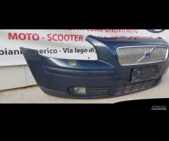 VOLVO V50 PARAURTI ANTERIORE CON LAVAFARI COMPLETO