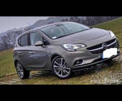 Opel corsa 2017 benzina ricambi - 1