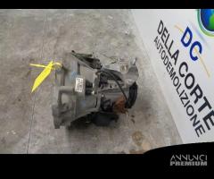 CAMBIO MANUALE COMPLETO FORD Fiesta 5Â° Serie Benz