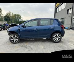 DACIA SANDERO per ricambi usati B4DB4 - 4