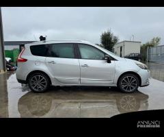 RENAULT MEGANE SCENIC per ricambi usati R9MA4 - 8