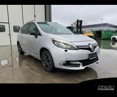 RENAULT MEGANE SCENIC per ricambi usati R9MA4 - 9