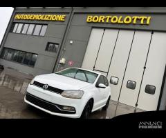 VOLKSWAGEN POLO  6R per ricambi usati CJZ