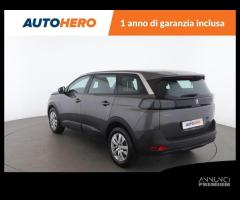 PEUGEOT 5008 UB30886