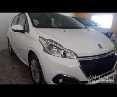 Peugeot 208 2017 ricambi