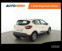 RENAULT Captur YZ23759