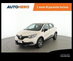 RENAULT Captur YZ23759