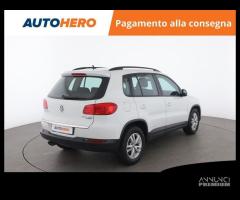 VOLKSWAGEN Tiguan EG45200