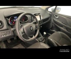 RENAULT Clio KX39032 - 8