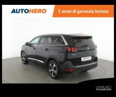 PEUGEOT 5008 UM53621