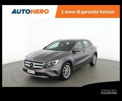 MERCEDES-BENZ GLA 180 ZN64542 - 1