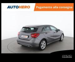 MERCEDES-BENZ A 180 BJ04881