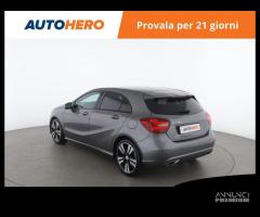 MERCEDES-BENZ A 200 RY00954 - 4