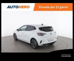 RENAULT Clio YG97195