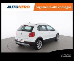 VOLKSWAGEN Polo UC30426 - 5