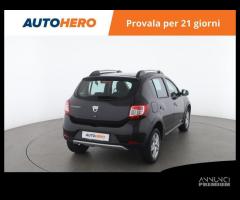 DACIA Sandero HY39216