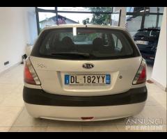 Kia Rio 2007 1.4 benzina 16V 97cv