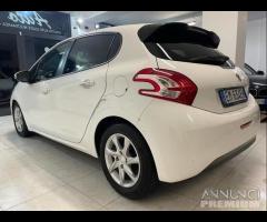 Peugeot 208 1.4 HDi 50 kw OK NEOPATENTATI 2012 EUR