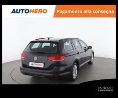 VOLKSWAGEN Passat Variant MD82884