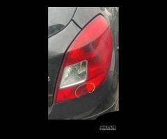 Fanale posteriore danneggiato Opel Corsa D 2007