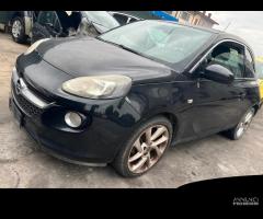 Disponibili ricambi usati Opel Adam anno 2013.