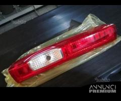 Faro posteriore sx Renault trafic