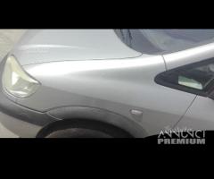 Parafango sinistro opel zafira anno 2001