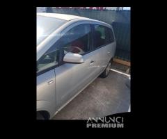 Porta anteriore sx opel zafira b anno 2006