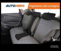 RENAULT Captur EM59404 - 9