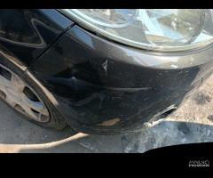 Paraurti anteriore dacia Sandero 2009