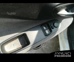 Pulsantiera anteriore sx punto evo - 3 porte